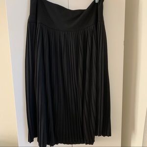 A new day pleated flowy midi black skirt